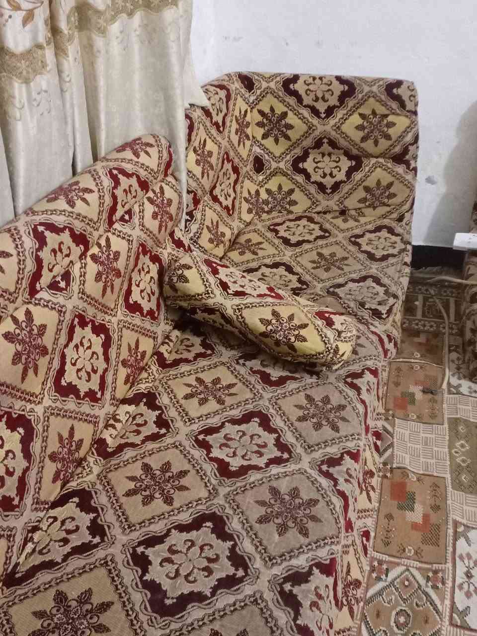 ست قطع  قطع جلسه عربيه

اثنين كبار وثنين وسط وثنين زوايه 

سعر 75  بيهن مجال بسيط  نجف حي ميلاد نصر 

***********
