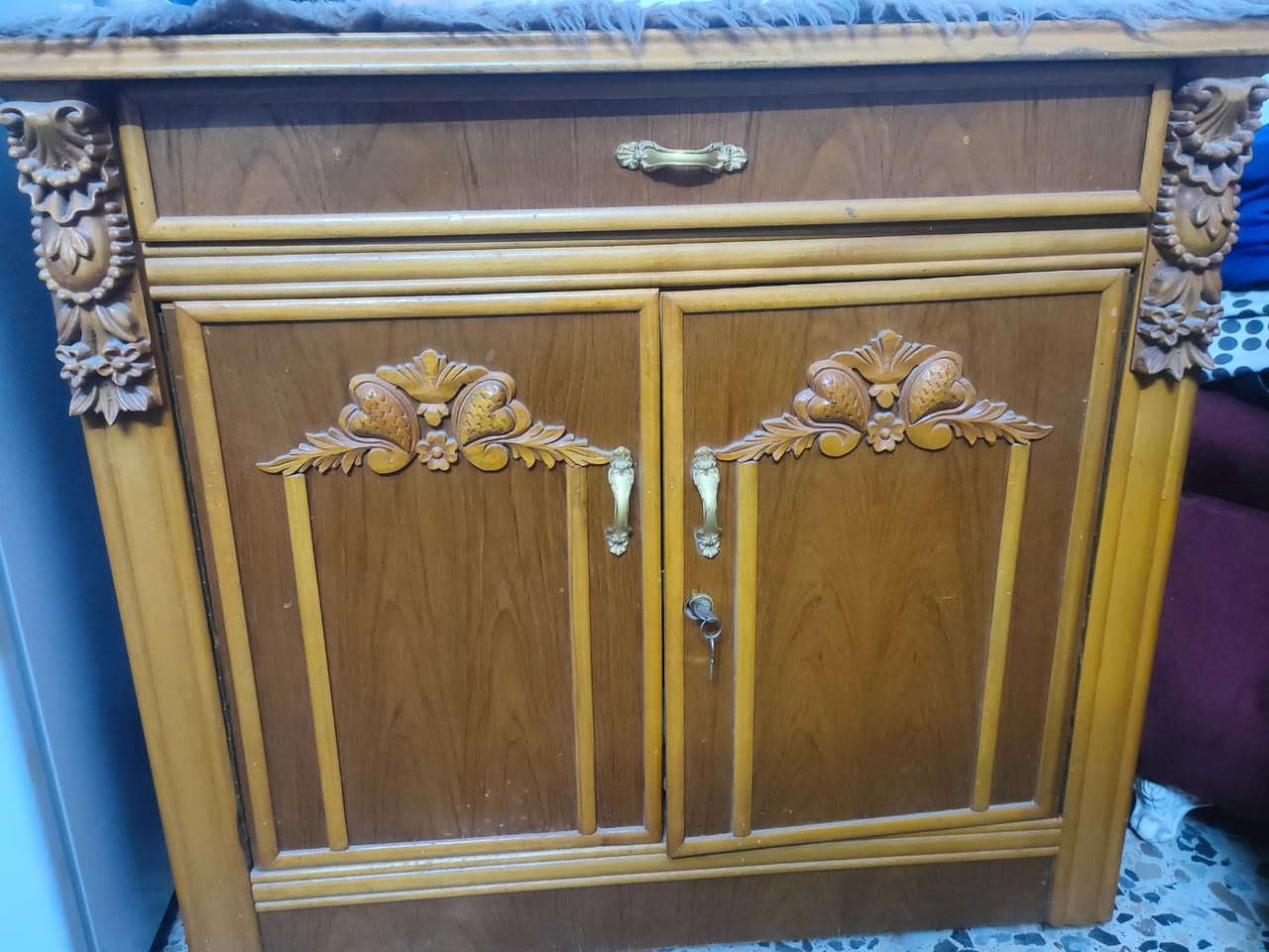 السلام عليكم غرفة صاج تزكام موسوكية نظيفة حيل نقصها ميز مرايا السعر 900مدينة الصدر قطاع 27رقم ***********
