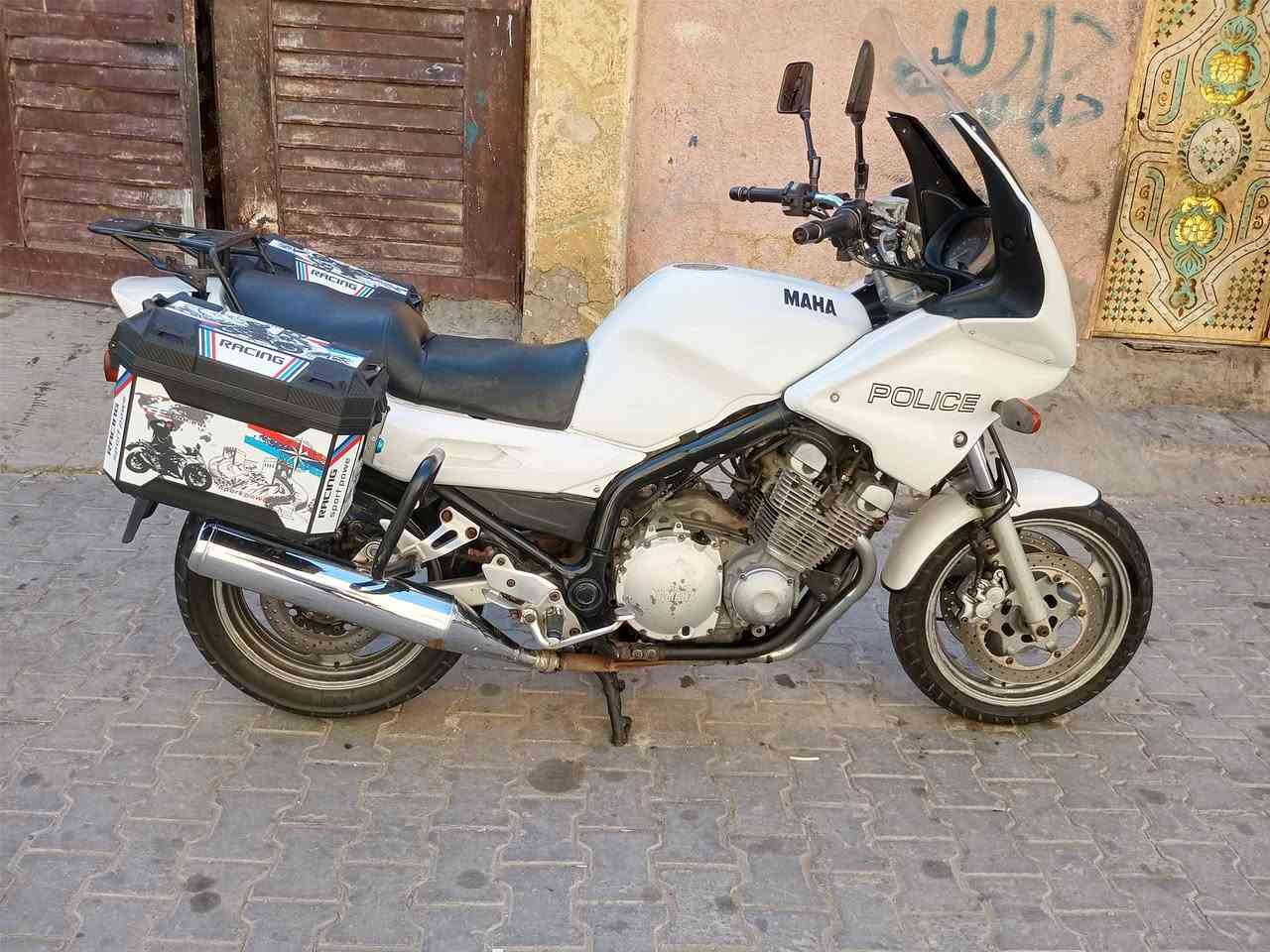 السلام عليكم للبيع ياماها 900بدون رقم سعر 15وبيةمجال هاتف ***********
