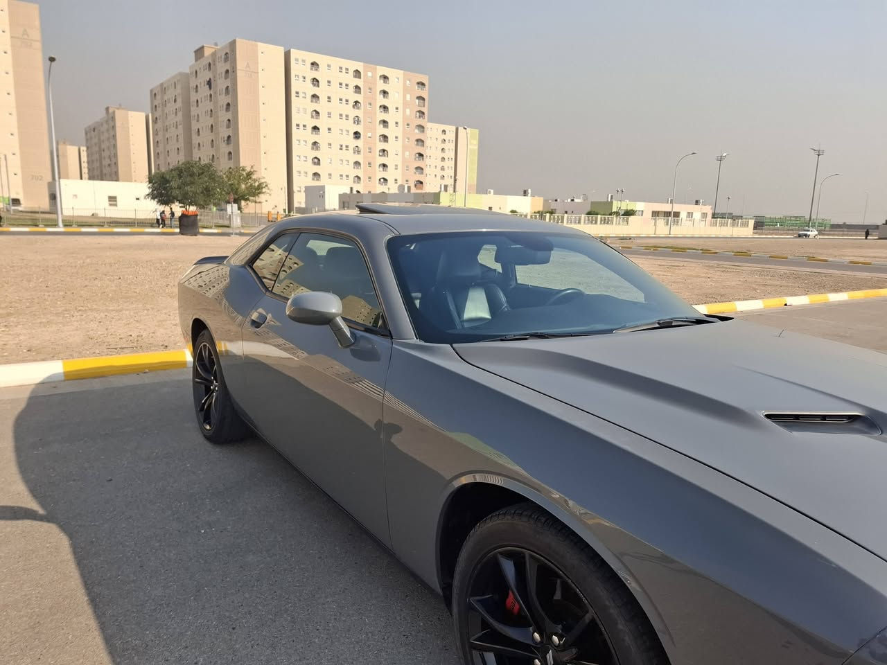 السلام عليكم 
للبيع فقط
جالنجر SXT موديل 2018
صور الحادث مرفقه مع رقم الشاصي والسونار 
رقم اربيل سنويه لل 2030 هزه حتى شهر الرابع 2026 بأسمي السياره 
لون سمنتي  تو ويل 
سلايت جلد شاشه كبيره حساس خلفي 
ماشيه 60 الف دشبول ولا  كلوب مشتغل 
كير مكينه تبريد كفاله والبدي كدامك  تحويل ثاني يوم  وباقي المواصفات معروفه مكان السيارة مجمع بسمايه 
***********
السعر 165
