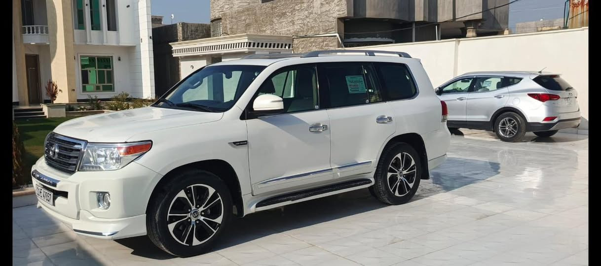 السلام عليكم
لاندكروزر  GXR
موديل 2008
محدثه 2015
حداديه 
تخم تاير جديد 
سياره كلش نضيفه 
 مكان سياره الانبار 
رقم بغداد 
سعر 260 ورقه  و بيه مجال 
***********
***********
