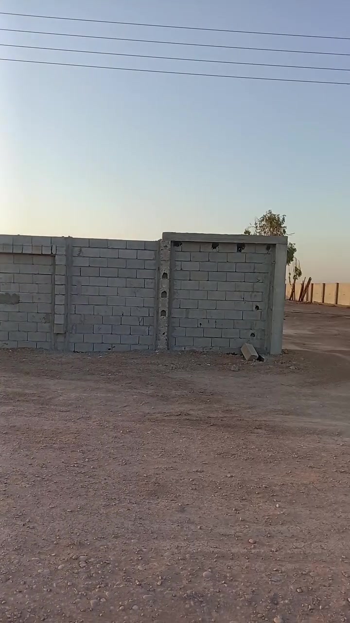 يتوفر لدينا دوانم طابو ملك صرف لبيع تشمل جميع الخدمات ديالى الحديد قرب الشارع العام رابط بغداد بعقوبه لتصال على الرقم *********** ابو يهم
