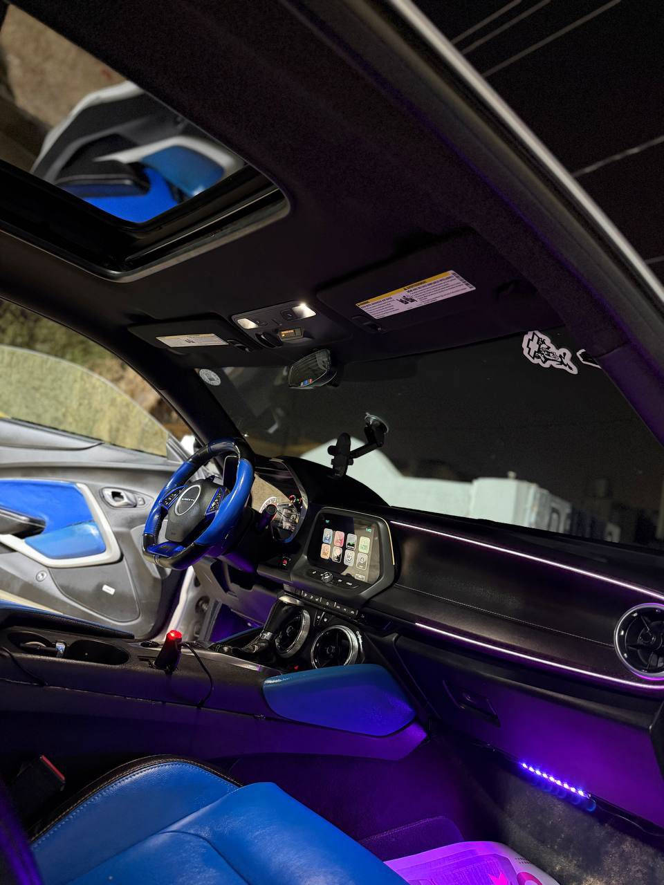 للبيع 
كمارو 2017 خمسينيه فووول مواصفات🔥
فتحه سقف 
تحكمات ستيرن
شفتات رياضي
كير توماتيك
شاشه كبيره
خمسينيه يعني المواصفات اللي تريدها
ماشيه 160km
اضافات( انطيك وياها زوج تايرات جداد)
يجي وياها نظام جكات ترفع وتنزل السياره تاخذه من عندي وتروح تشده شغال وضمان
سماعات المعروفه ال BOSE 
الضرر(دواير مال تاير الورا) (جاملخ النفر الكدام) (باب السايق) 
سياره ماشاء الله ماناقصها اي شي مرتبه على اخر حبايه
سعر 136وبيها مجال …
***********
