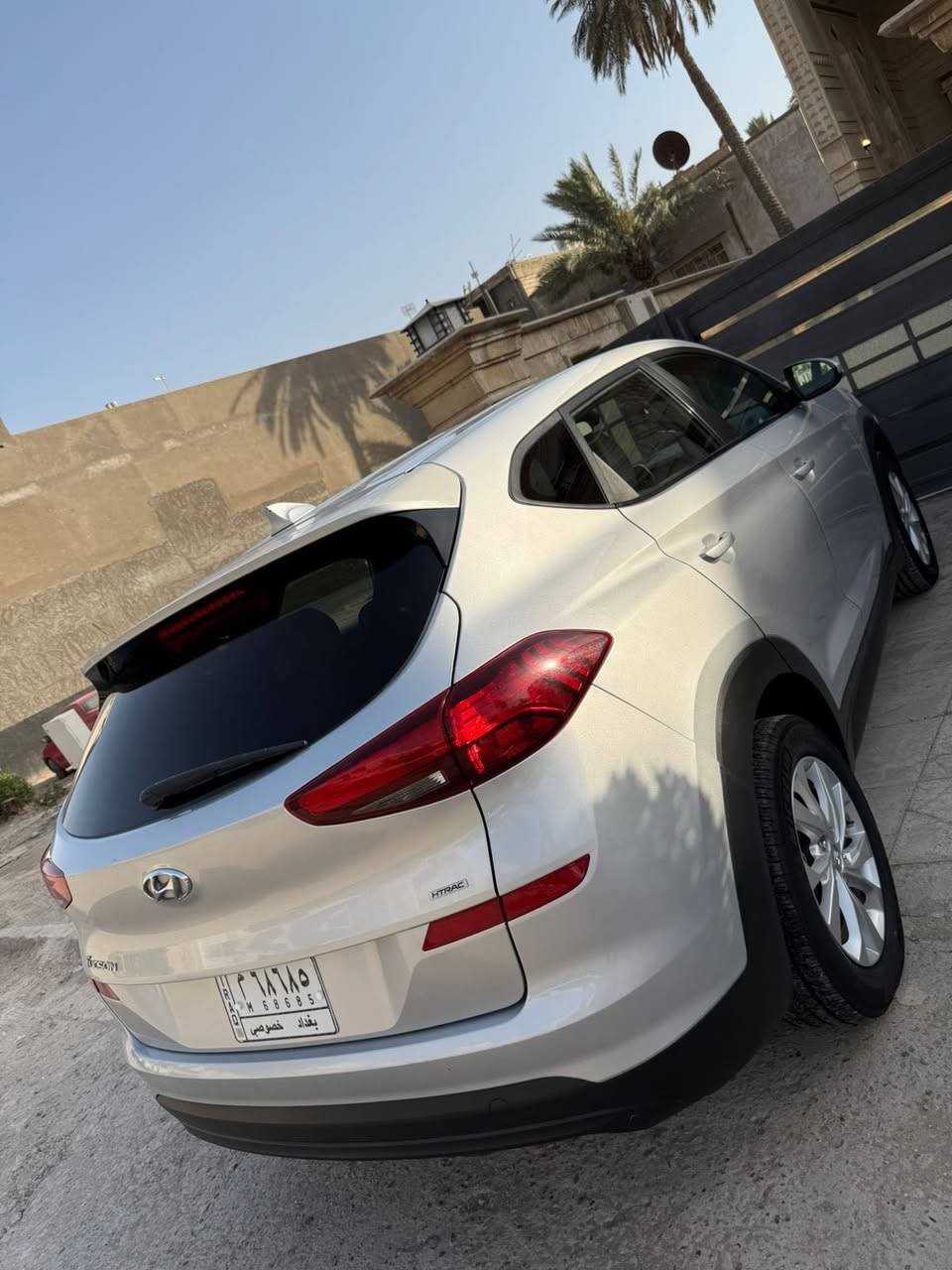 اسلام عليكم
توسان وارد امريكي. موديل 2019 
ارقام. بغداد. جديده حولته الماني 
موتصفات 
فور ويل 
هند بريك بصمه 
اوتو هولد 
انظمه قياده 
كامره 
شاشه
تحديد مسار 
حادثه. فقط دعاميه. 
وبيهه كلير 3 قطع بدون حادث 
لصور موجوده بالمنشور 
سياره ماشيه 
63 ميل 
عليهه تخم تاير جديد 
سيرفس كامل 
 
مكان السياره بغداد. السيدية 

سعرهه.  160 وبيهه مجال. 

رقمي. *********** 
الشراي يتصل.
