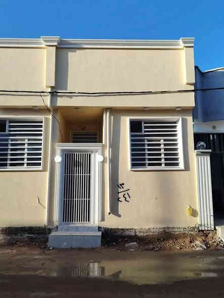 يا الله ارجع وياكم مكتب الانوار لمقاولات والعقارات
 عنوان المكتب عمود 282 مقابيل قريه الغدير بدايه شارع المطحنه☎️***********//***********☎️

# ملاحظه يوجد لدينا كافه المساحات بيوت وقطع ارضي

رجعنا وياكم بيت مساحه 50 م طابو زراعي سند25 قرار محكمه بناء درجه اولى أساس صب سقف صب بناء طابوق 
جمهوري ارضيه بورسلين ثقيل سيراميك م 20 سقوف 
جمسنبورد 

يحتوي البيت من غرفه+صاله +مطبخ +ومجموعه صحيات 

متوفره كافه الخدمات ،، ماء كهرباء اناره انترنت ضوئي 
مدارس اهليه وحكوميه شوارع تبليط عرض الشارع 11م

العنوان ،، النجف الأشرف مقابيل قريه الغدير للاستفسار 
مراجعه المكتب الانوار للعقار أو اتصل على الرقم واتساب 
☎️***********☎️***********
