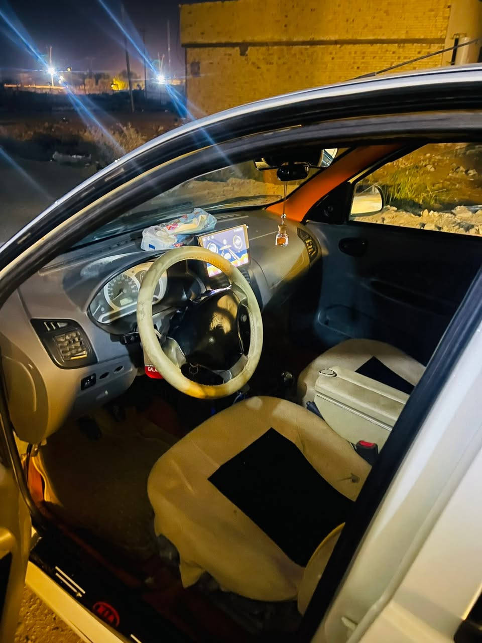 طيبه مديل 15 بسمي ماشيه 138 جديده تخم تايرات مروحه ستاركس سياره جديده تبريد ثلج شاشه + كامره السعر 42 مكاني كربلاء 
***********
