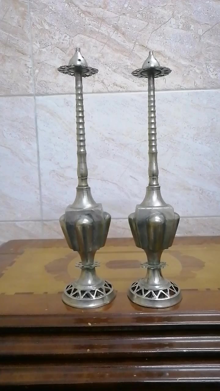 السلام عليكم ورحمة الله وبركاته جبنالكم تحفه فنيه زوج مرشات مل ماي ورد نظيفات خاليين من اي عيب للبيع السعر خاص مكان موصل يوجد توصيل كافه محافظة العراق وهذا رقمي *********** موجود واتساب علا هذا الرقم
