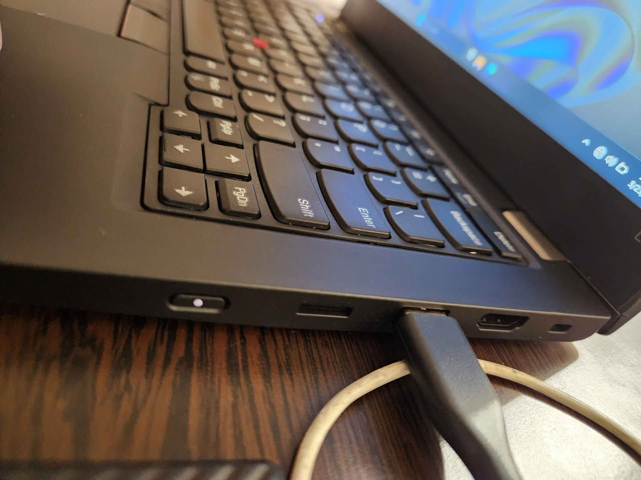 السلام عليكم 
لابتوب Lenovo ThinkPad L13
Core i5 جيل عاشر 
نظافة عالية
رام 8
Ssd 256 nvme 
بطارية 5 ساعات
شاشة 13.5 FHD
Super slim
شاحن تايب سي 
مناسب لجميع الاستخدامات 
السعر 290 الف
ضمان شهر  
موجود توصيل للمحافظات أربيل, العراق


**إذا كنت صاحب هذا الإعلان وتريد حذفه لأي سبب، رجاءا أرسل رسالة إلى الدعم الفني**