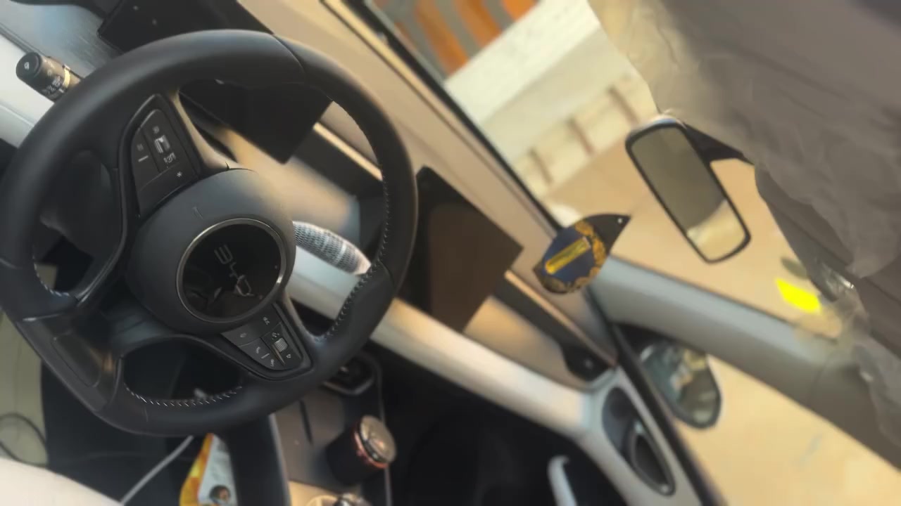 بي واي دي سيل فايف زيرو ماشي 2000 رقم بابل باسمي داخل ابيض فول  مابيهه ولا زلغ سعرهه 130 وبيهه مجال ***********
***********
مكاني بلحله مركز
