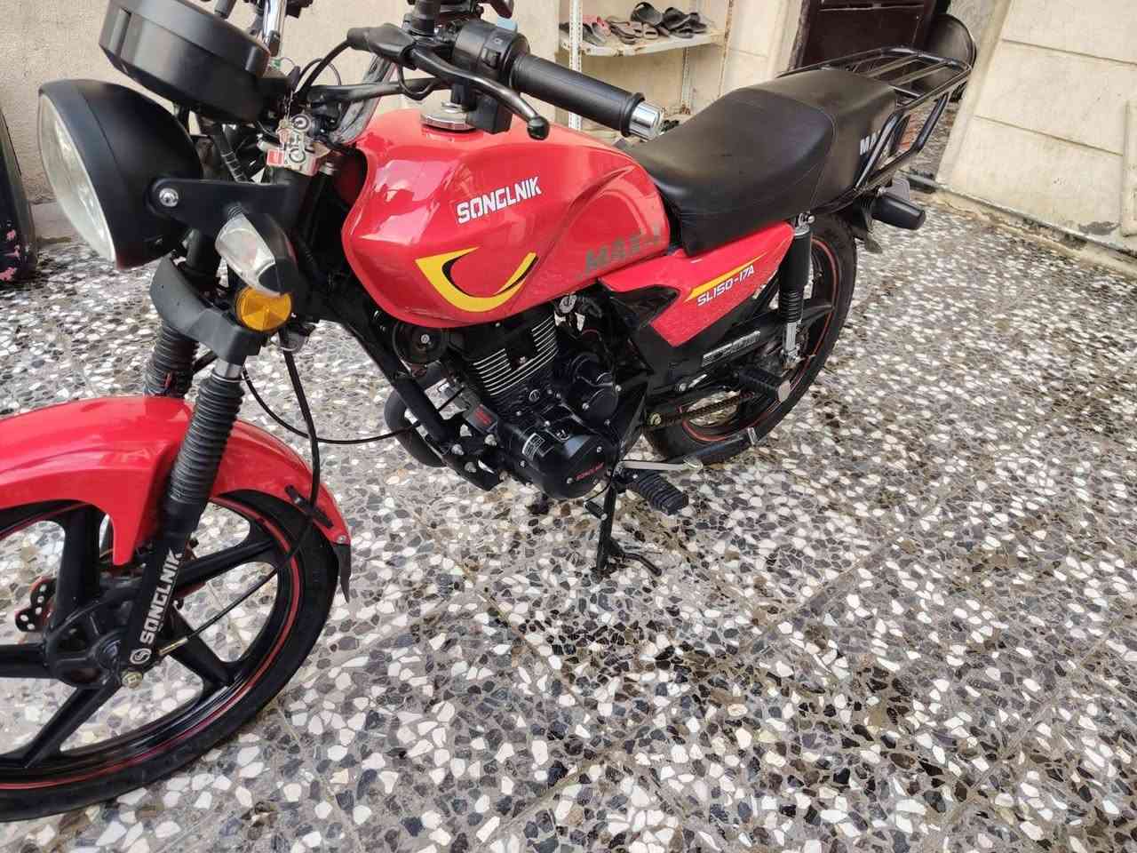 سلام عليكم دراجه 5كير سونك للبيع دراجه جديد مكاني حله جسر الثوره
للاتصال ***********
