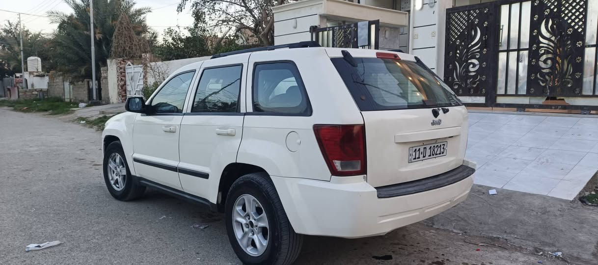 جيب لاريدو ٢٠٠٧ رقم بغداد نكليزي باسمي سنويه ٢٠٢٨ صبغ حزام بدون ضربه داخل مكينه سته سلندر بيها صوت رواجز فقط السعر ٧٨ وبيها مجال *********** مكان ديالى
