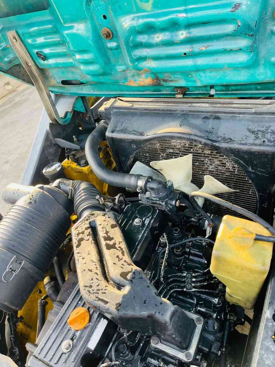 للبيع رافعه شوكيه كوماتسو 3طن 3حركات جوب حاويه موديل 2010 كير مكينه أكسل تخم تاير جاهزه للعمل بيه اوراق مزاد شركه الببسي
***********
***********
