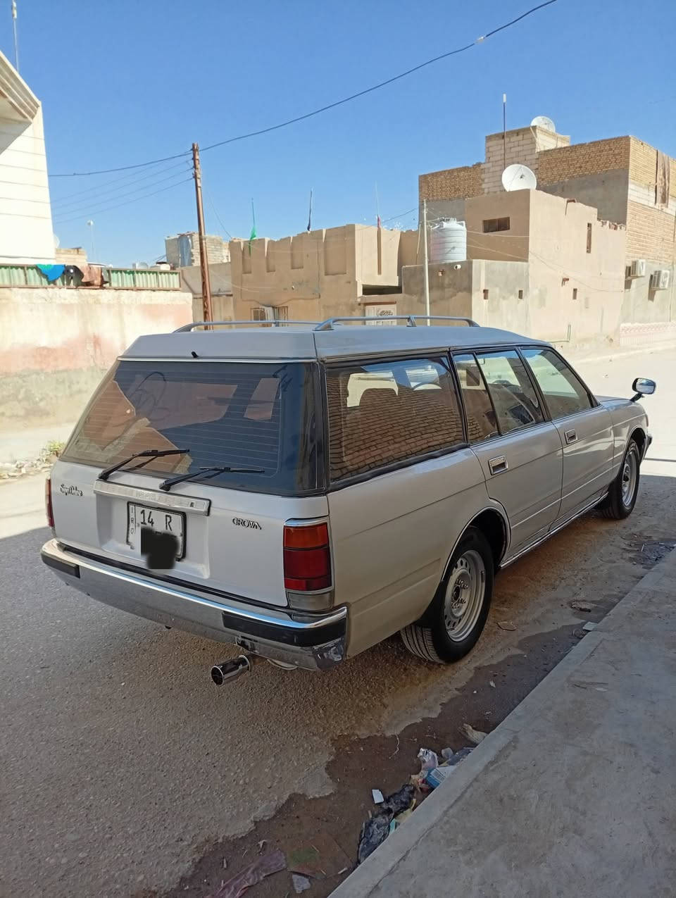 سلام عليكم كراون موديل ٢٠٠٠ السياره بسمي مداور ثاني يوم كير ومحرك وكسن وحداديه و  كهربائيات وتخم تاير وتبريد وي السويج السياره خير من الله وجاهزه مال جناي ول بدي شوف العين ول سياره أحله من الصور وال صور حلين ماخذهن مو قديمات مكان السياره ناصريه مدينه الصدر سنويته إل (٢٠٢٧) سعره سياره (٦٥) ***********
