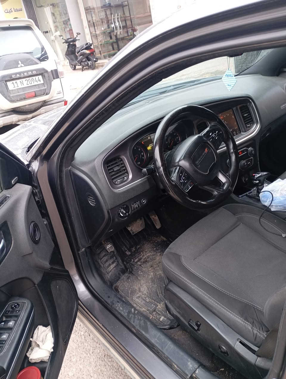 سلام عليكم شباب جارجر مديل2016معلايه2018مواصفات
sxt سياره بدون حادث بيهه تبديل قطعتين 
جاملغ جهت السايق وباب الصدر السياره رقم انكليزي تويل ثاني يوم  السعر 150بيه مجال حك الجيه رقم التلفون ***********
مكان السياره كوت واسط
