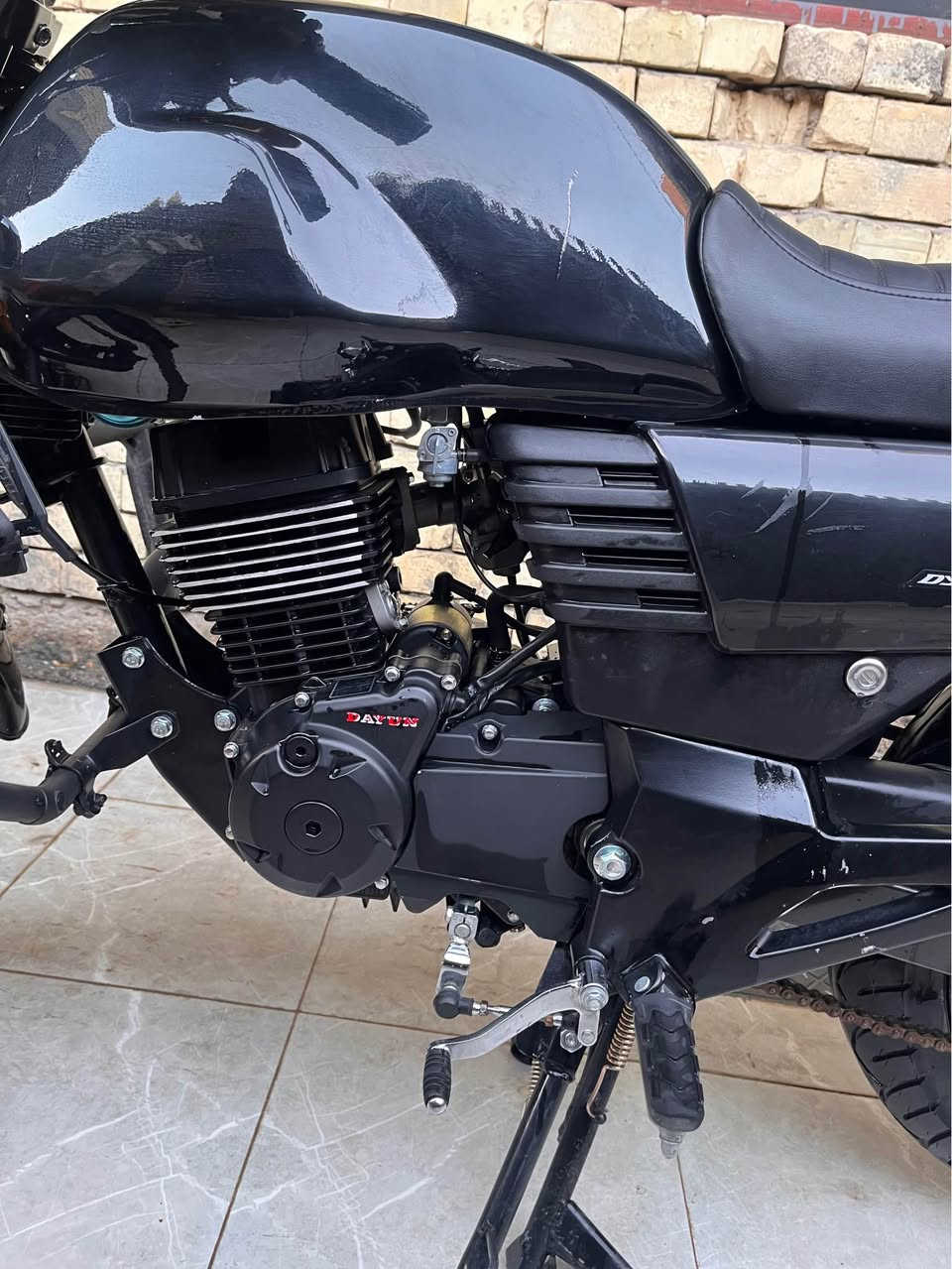 دايوان لايتي 200 cc  موديل 2025 ممشاهة (5000)
رقم اربيل الدراجة بأسمي تحويل ثاني يوم.
دراجة جديدة كلش واي شي مناقصهة دهن ام زويل لتر و 200 فلتر شوته كل شهر ابدلة ولا صرفت ولا تصرف بانزين . شادلهة مازدة زنون ب 40 ولاصلية مالتهة موجودة . السعر 2600 وبيهة مجال حك الجية

العنوان : ابو غريب 
*********** واتساب واتصال موجود الفلوجة, الأنبار
