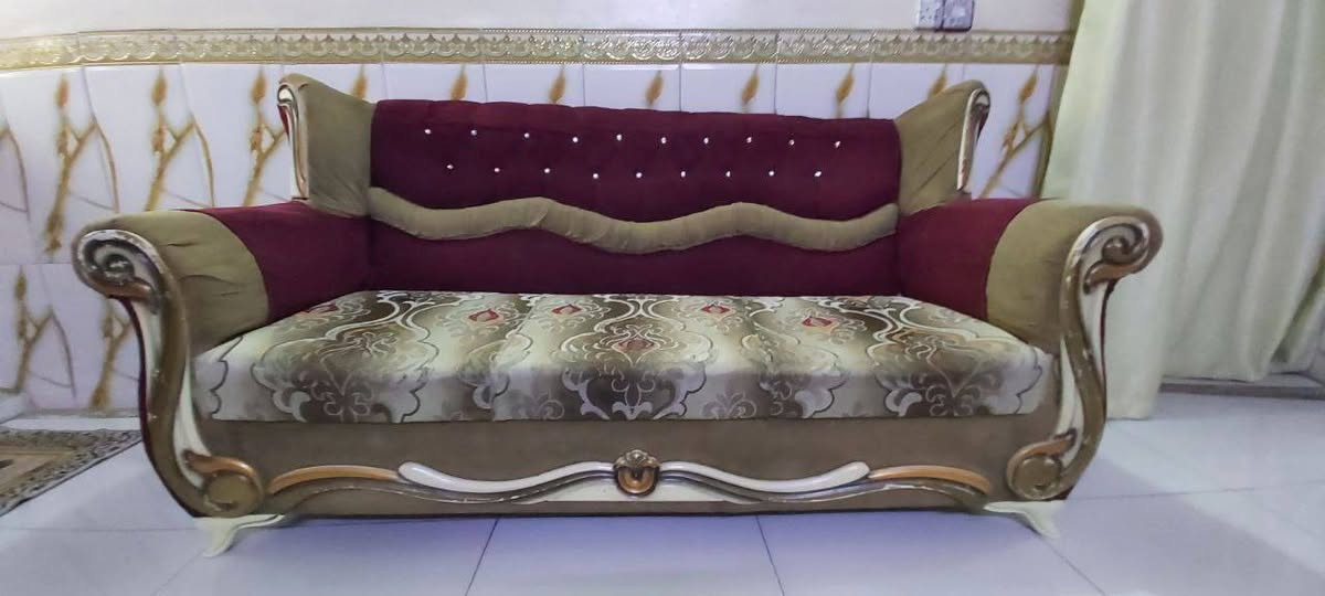 تخم ١٠ مقاعد مستعمل للبيع
السعر 200الف وبي مجال 
المكان بغداد الشعله
الرقم للاستفسار ***********
