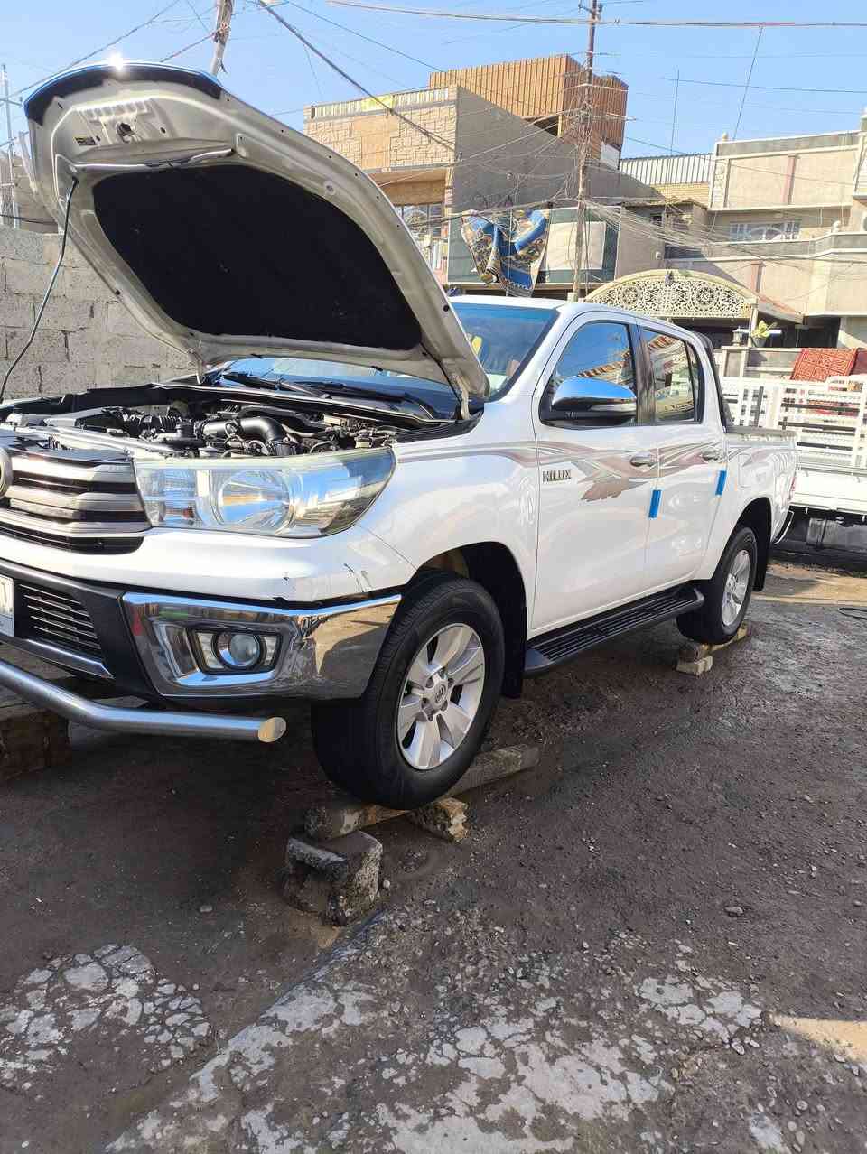 سلام عليكم هايلوكس للبيع موديل 16 سيارة حلوه وجاهزه مال جنايي سياره بيه بارد شويه بل  جاملق لخلفي سياره عل وضع شركه رقم سياره بغداد العنوان بغداد الاتصال واستفسار بل رقم***********
