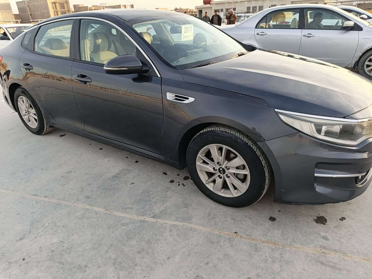 السلام عليكم كيا اوبتيما للبيع 2017 خليجيه مكينه 2000 رقم واسط مكان السياره بالكوت اي استفسار على هذا الرقم***********
