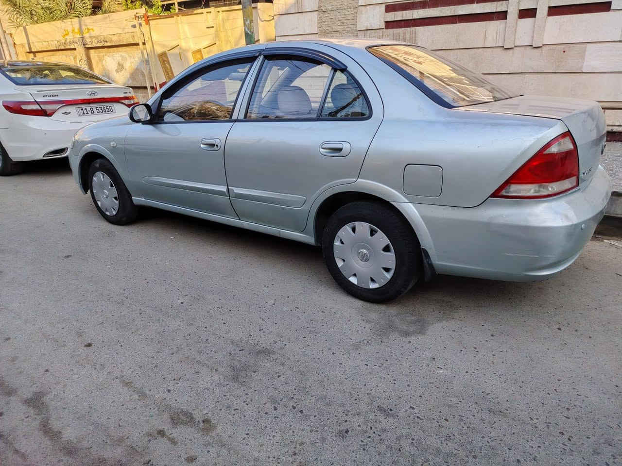 نيسان سني موديل 2007 محرك وكير اوتو وتبريد جديد جدا بيه جاملغات خلفيه بدون داخل السعر80 مكان بغداد ***********
