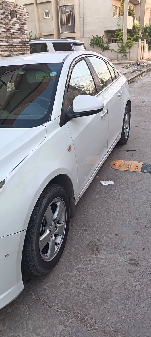 للبيع شوفرليت كروز وارد خليجي  موديل ٢٠١٠ رقم اربيل مسطرة السيارة  بأسمي سنوية ٢٠٢٧ هزة ساقطة مصبوغة حزام كير توماتيك وعادي  تبريد شغال سعر 58 وبيها مجال شوية  ***********
