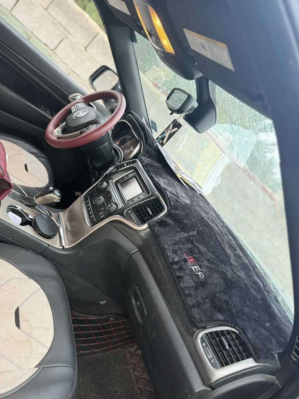 جيب لاريدوا موديل 2017 
محرك 3.6 
كير 8 سرعات 
نضام eco 
 نظام سبورت 
محرك مبدل بستم 15 
ويل حجم 20 رياضي 
حادث جاملغ وبنيد 
السياره جاهزه  
السعر المطلوب 195 
مكان السياره ميسان 
للاستفسار الاتصال ع الرقم او المراسله ع الواتس اب 
***********
