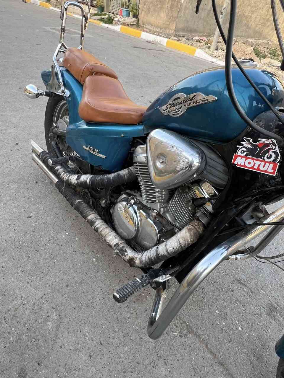 سلام عليكم اخوان هوندا ستد 400cc للبيع مكينة وكير مكفولات لا تبخير ولا تنقيص شلعة معدل كلش قويات وناعمة الدراجة كله بلادية وكل كهربائياته شغالة ادامة عامة قبل يومين مسويله تخم بلكات تصفية كابريترات الدراجة جاهزة للاخير السعر (1250) العنوان |||بغداد الحسينية|||(***********)
