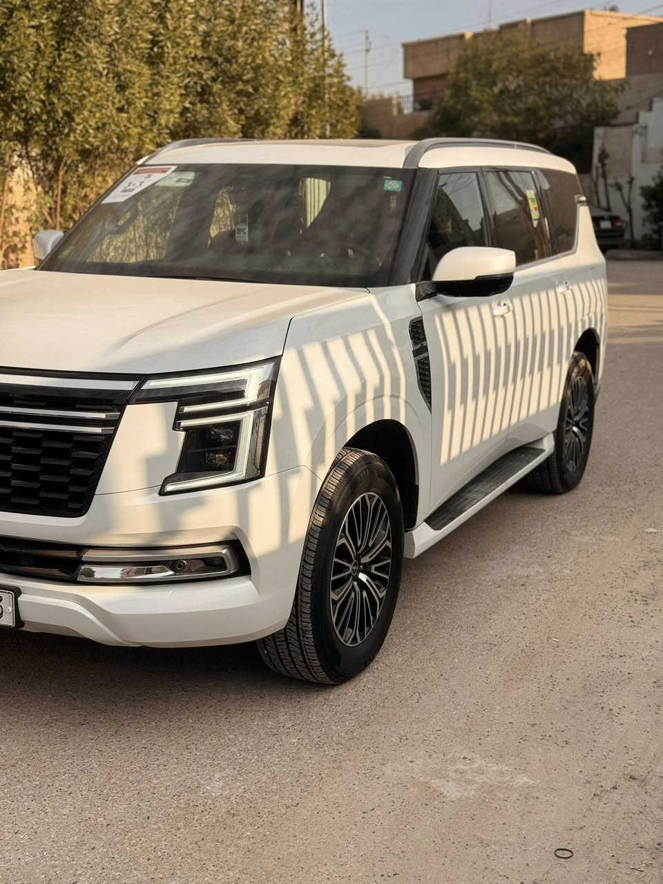 السلام عليكم 

عندي نيسان باترول موديل 2025 بلاتينيوم رقم بغداد  وبعدها بالضمان..

السيارة ماشية 27الف مكفولة كفالة عامة من كلشي حتى الشخط والبارد فول فول .. واعلى مواصفات بالباترول..

شاشة 28 انج..

داخل جلد وكشنات تدفئة وتبريد ومساج و تحكم كهرباء كامل وميموري خزن لوضعيت السائق والمقود..

شاشات خلفية عدد 2...

بانورما..

كامرات 360 درجة بالاضافة الى حساسات امامامية وخلفية..

رادارات امامية وخلفية وجانبية..

كير دكم ونظام فورويل متكامل 8 وضعيات..

اتوهولد ومانع تزحلك..

ثلاجة ..

مناخات مختلفة للسيارة امامية وخلفية..

محرك 6 سلندر تنفس طبيعي..

التحكم بالمقود كامل ومتغيير حسب الحاجة..

اكيد بصمة وهاندبريك دكمة..

دوسة بلادية..

وبعد بيها كلش هواي مواصفات..

اللايتات الامامية والخلفية لد وزنون..

السيارة استلام زيرو وضمان شركة السور ..

مكان سياره بغداد حي جهاد 

***********
