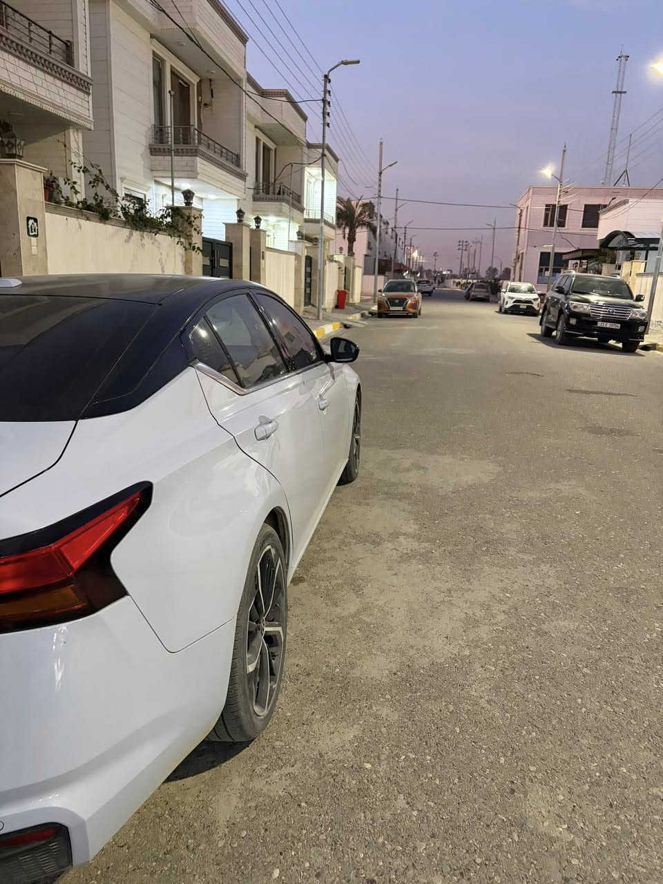 السلام عليكم
التيما سموك 2024 SR للبيع 
حادثها جامرلغ الامامي ونص الجامرلغ الخلفي 
رقم أربيل 
بأسمي ثاني يوم تحويل 
ماشية 28،000km
مواصفاتها معروفة تشغيل على بعد  
شاشة ابل كار بلي او أندرويد اوتو
رادار امامي خلفي توقف ذاتي
نقاط عمياء
نضام تنبيه عند الخروج من المسار 
كامرا دوارة 
حساس خلفي
السعر 18،700$ وبيها مجال
للاستفسار / ***********
