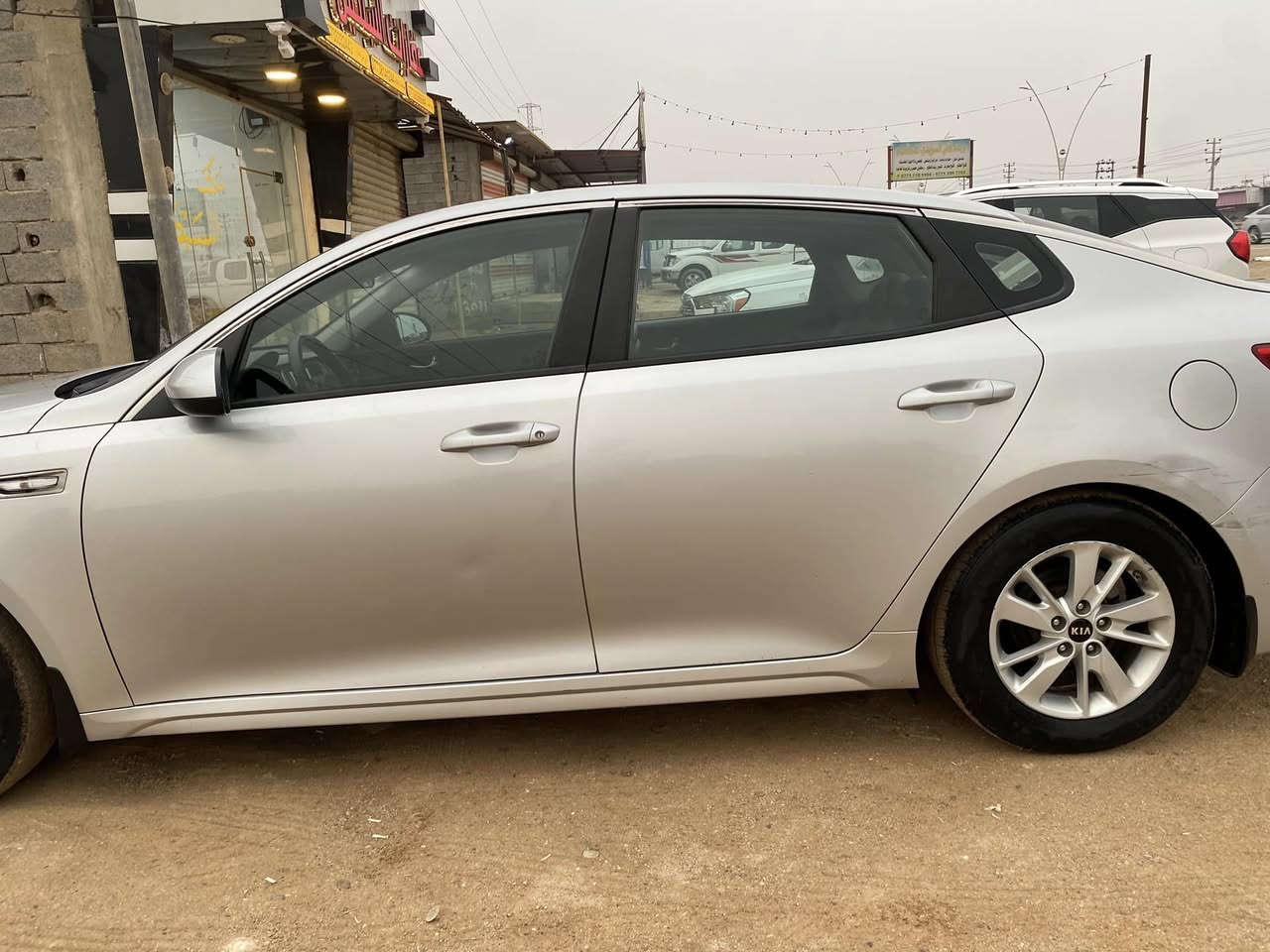 سياره   K5  مديل 2017  وارد كوري  بدون ضربه فقط جم طگه بالبدي من ضربة طفل بحجاره  
مكان البصره 
للتواصل واتسب ***********
