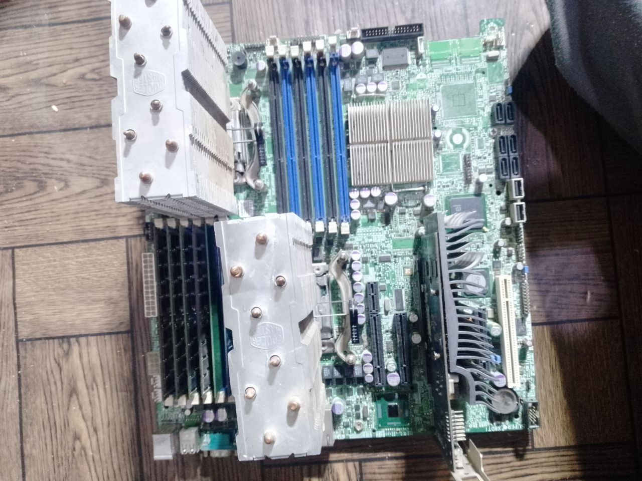 سلام عليكم 

غراض للبيع 

بورد X8DT3 شغاله بس ما توصل باور 

معالجات XEON X5680 3.33GHZ مو امزون وللعلم معالجين 

رام RAM 36GB مجموع وللعلم اكو قطعه شغاله بس تسوي BLUE Screen 

كارت عرض صورة GT 210 1GB DDR3 مع تحوية من DVI TO HDMI 

باور فقط لتشغيل البورد موضح بل صور 

هارد 4TB فحم فحم ما مفحوص انته وحضك وياه كيبل ساتا

معالج I5 3570 وياه بورد HP H61 البورد عاطلة عاطلة للتنوية 

والمعالجات وياهن مبرد نحاسي 8 انابيب ممتاز تبريدة عن تجربة سابقة 

توصيل اكو .


**إذا كنت صاحب هذا الإعلان وتريد حذفه لأي سبب، رجاءا أرسل رسالة إلى الدعم الفني**