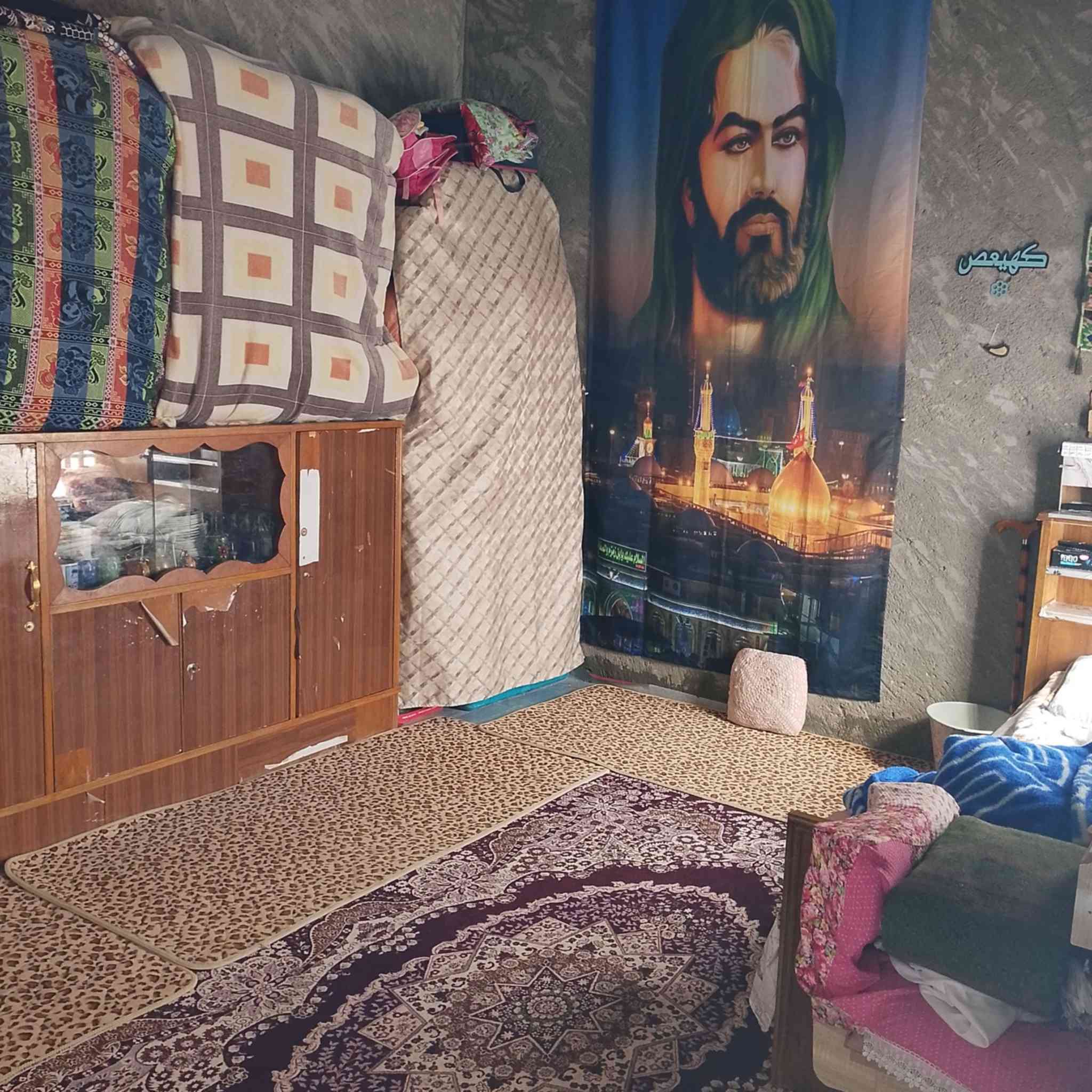 السلام عليكم بيت 50متر للبيع. السعر/5وبي مجال يتكون من غرفة ومطبخ وتخاريج وساحة.البيت بناء بسيط..العنوان طريق كربلاء نجف عامود 110 قريب على الشارع جهة يا علي..قريب على السوق..


**إذا كنت صاحب هذا الإعلان وتريد حذفه لأي سبب، رجاءا أرسل رسالة إلى الدعم الفني**