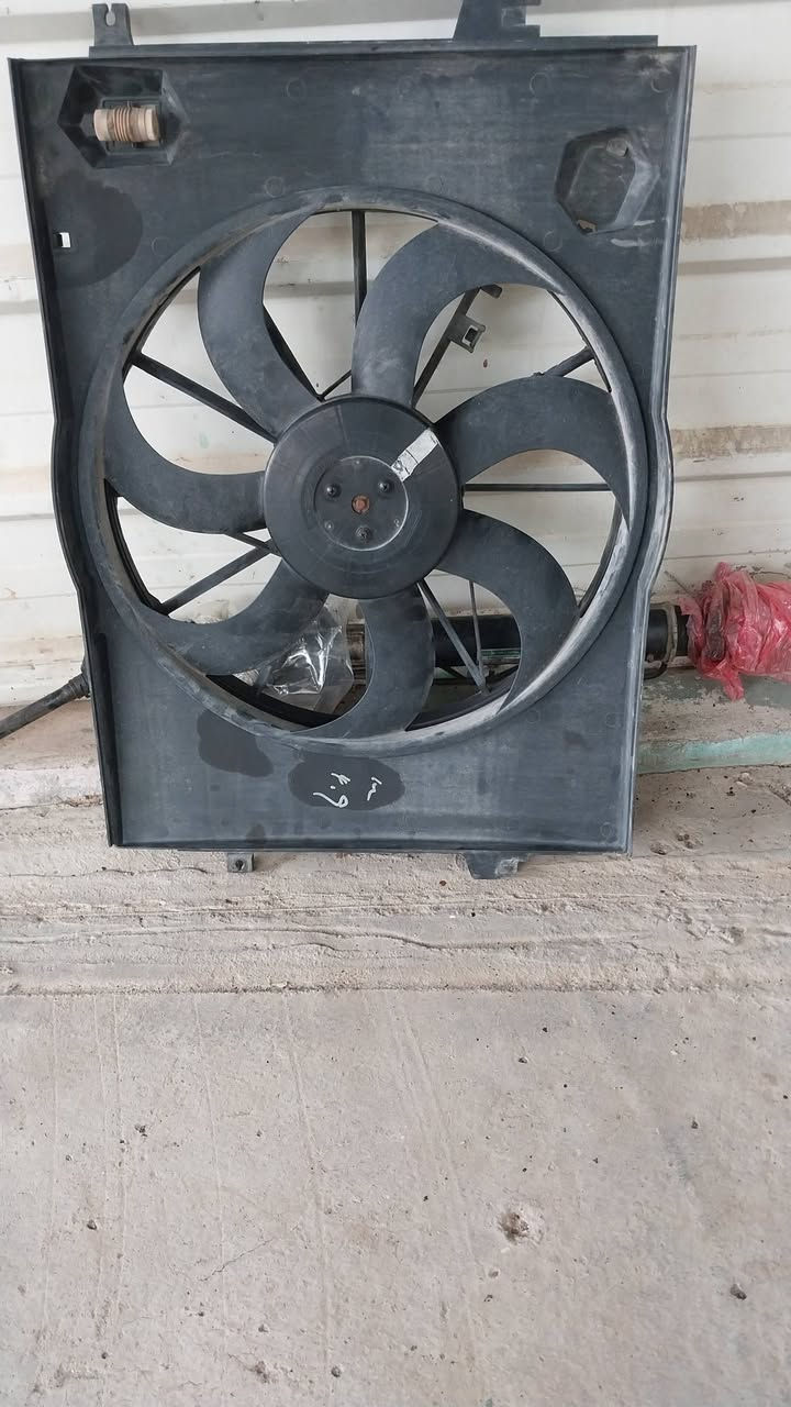 السلام عليكم بعت سيارتي ٢٠١٠ وكنت معتز بيها جدا جدا  وكنت موفرلها قطع غيار احتياطيه جديد ومستعمل واليوم اريد ابيع هذي القطع وللي يحب يشتري يتواصل ويايه على تلفوني الخاص *********** وشكرا للجميع.
