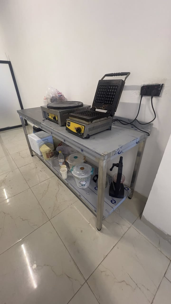 غراض مستخدمه للبيع تصفية محل
مستخدم نظيف جدا للاستفسار والتواصل على خاص 
او على رقم ***********
