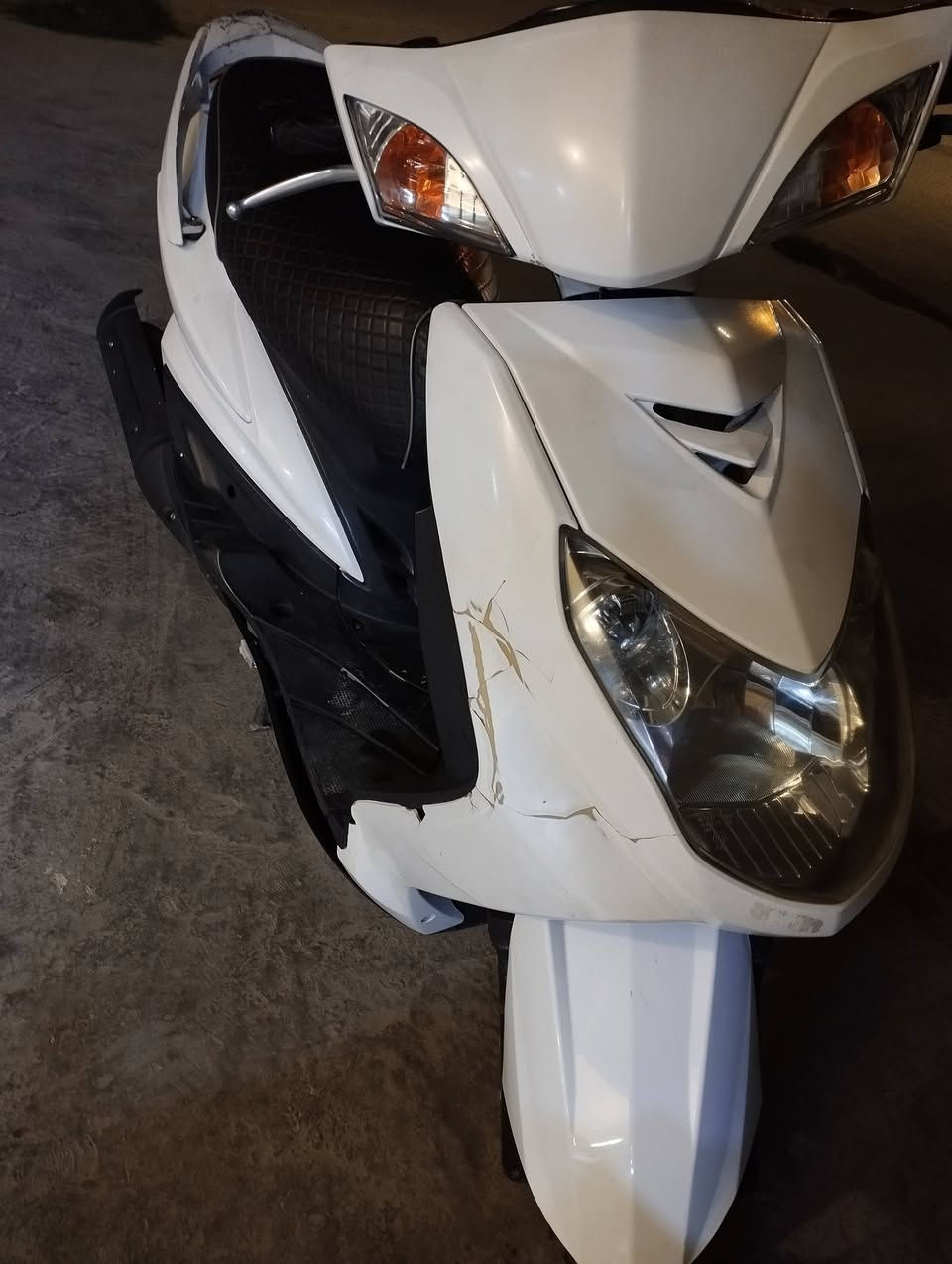 سلام عليكم سكنس فحل للبيع دراجه نضيفه مال رمبه ممفتوحه خير من الله دراجه كابريتر نضيفه 750 وبيهه مجال مكاني بغداد الزعفرانية رقمي ***********بي واتساب
