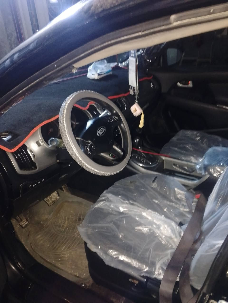 السلام عليكم كيه سبورتج موديل 16 للبيع سياره محرك كير كهربائيات صدر تخم تاير تبريد  كله جديد سياره بيها جاملغ امامي وخلفي وبيها مكانات صبغ ابيع احزام بغداد مشروع وطني تحويل مباشر سنويه  ال 28السعر 105وبيها مجال ترهم مراوس حسب القناعه ***********
