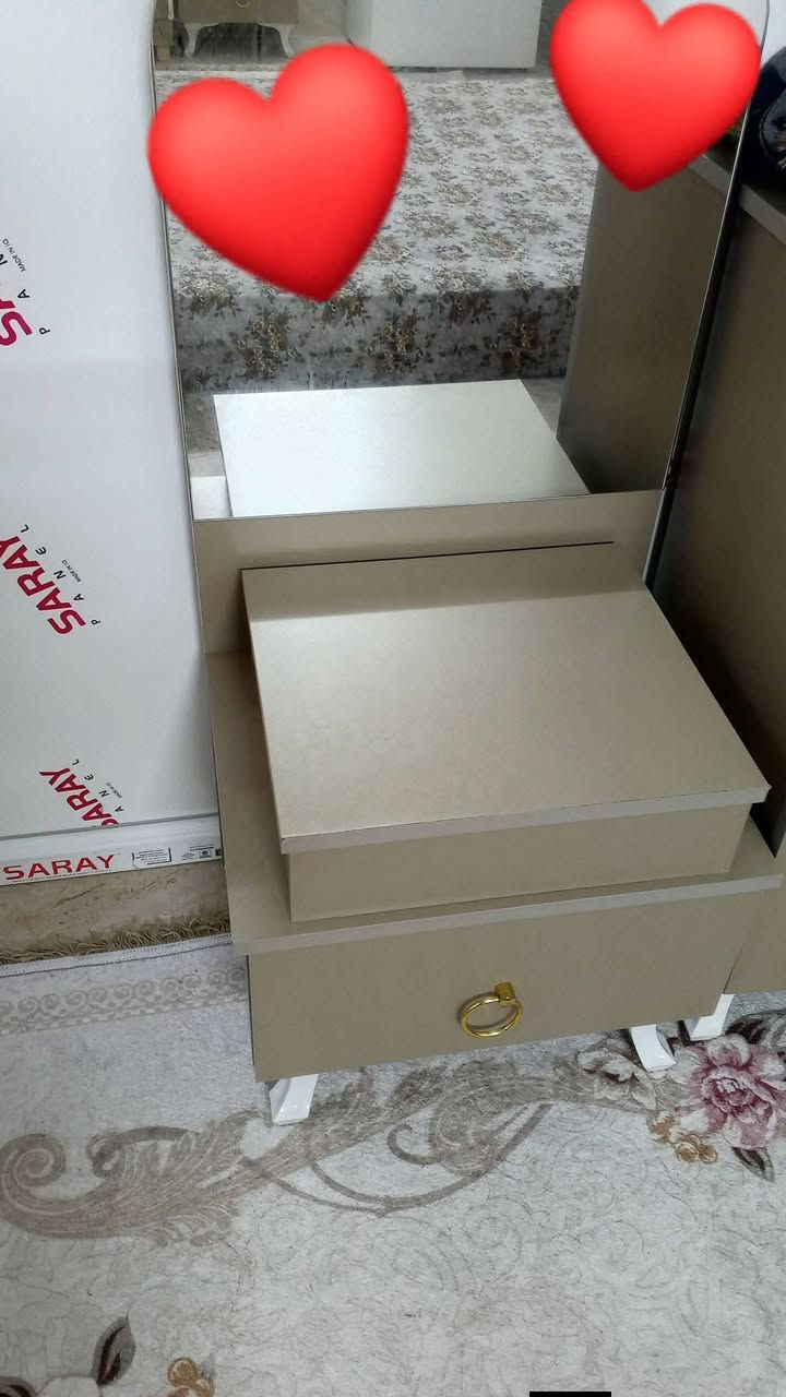 غراض للبيع
دوشك سيسم +كومديات 2+ميز


**إذا كنت صاحب هذا الإعلان وتريد حذفه لأي سبب، رجاءا أرسل رسالة إلى الدعم الفني**