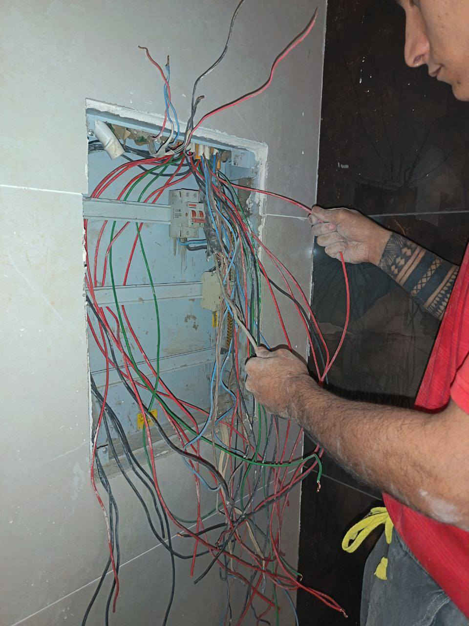 ( 💡 تأسيس كهرباء منازل النجف الاشرف)

________#نعمل_بأحدث_الطرق💪________

‎#دقة🔍 #التزام⏰ #تنفيذ#سرعه⌚️
كادر متخصص في كافة التأسيسات الكهربائية
  #بيوت 🏨 #بنايات🏬 #محال_تجارية 🏪
⚡️( الأعمال الكهربائية و المنظومات ) ⚡️

#للاستفسار الاتصال على الارقام التاليه:-
📞***********   (وات ساب)
