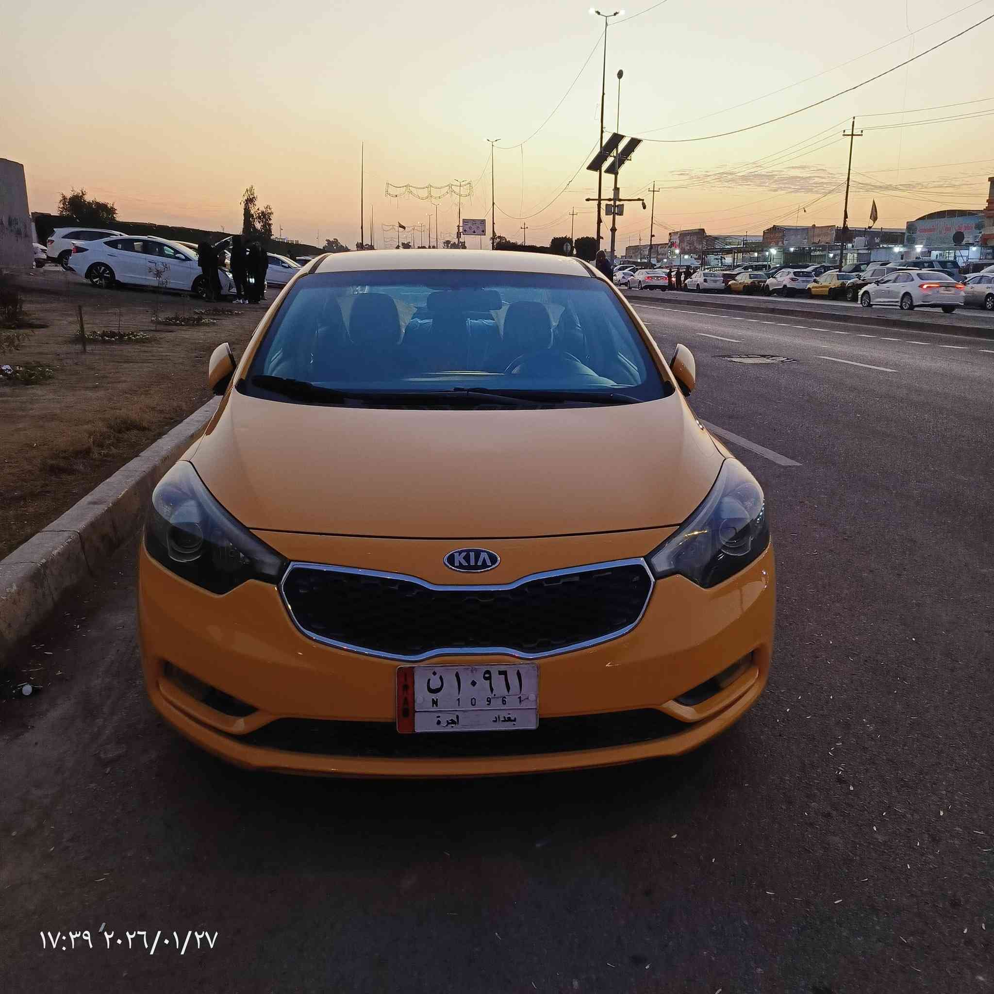 عندي فورتي للبيع مديل (( 2014 ))
عندي فورتي للبيع مديل (( 2014 ))
محركها 2000 جي دي اي بدون تنقيص 
حادثها جاملغ عكس السايق مبدل والبنيد معدل
وبيها بارد باللغد جهة الجاملغ البي حادث عكس السايق 
السيارة جاهزة 
بدلت مكينة ب 2020 مال حاوية بالنقل مكسور بيها  البراغي اللي تنشد بيها اذان المحرك (يعني الكسر من بره خارج المكينه ) وشلت وجه التامن كيس مال المكينة القديمة وشديته للجديده فقط لان الفتحة والبراغي تجي صب ويه المكينه اذا شايفينها. واكو صورة للتوضيح نشرتها للتوضيح.
والسيارة خير من الله 
تخم تاير وباتري جديد وحدادية جديدة 
ماشية 106 ميل
سعرها شدة وبي مجال 
خوية سولفتلك كلشي حتى لا تتعنى وتجي وتكولي مكلتلي
مكاني بغداد الدورة
وبالعافية على الياخذها
تجي اتشوف وتفحص وتشلع عيوني واذا اكو مراوس بخصوصي حاضر للفرق
***********
