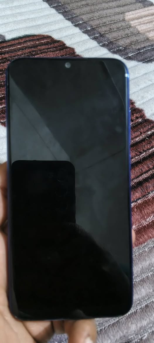 السلام عليكم جهاز شاومي نوت 8 نضافه 100/100 يومين من فتحته من الكارتون جهاز كلش عملي للامانه ذاكره 64 محتوياته كلها كامله شرط الكفر مالته ممفتوح وهاي نضافته كدامك سعره 130 وبي مجال للشراي سبب البيع محتاج فلوس موجود خاص وهذا رقمي ***********
