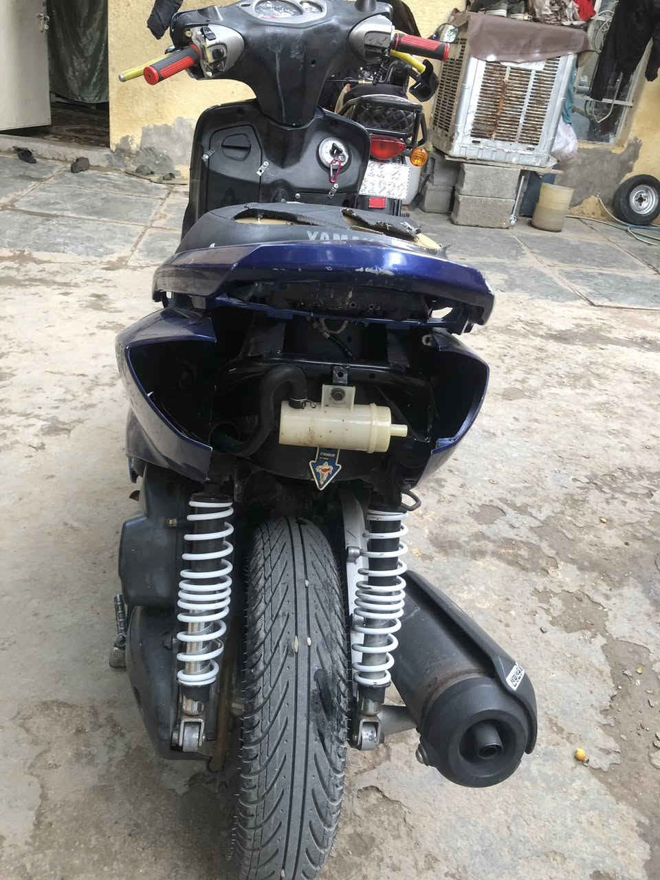 السلام عليكم سكنس نثيه للبيع كهربائيات كله شغاله نقص بس بارد سلف نكره بيه تكطيعه كابريتر مكاني زعفرانيه سعر ٣٠٠ وبيه مجال رقم ***********
