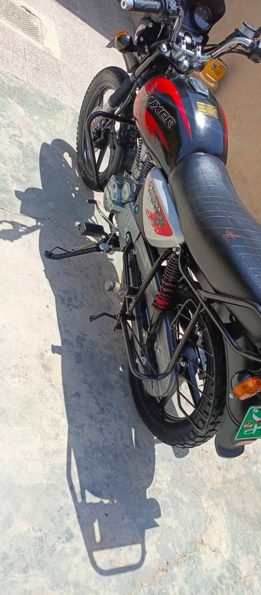 السلام عليكم دراجه بوكسر للبيع موديل 26 جديد ناثي تبديلت دهن كلشي مناقصه سعر مليون 300 بي مجال قليل تواصل خاص مفتوح ورقم ***********0
