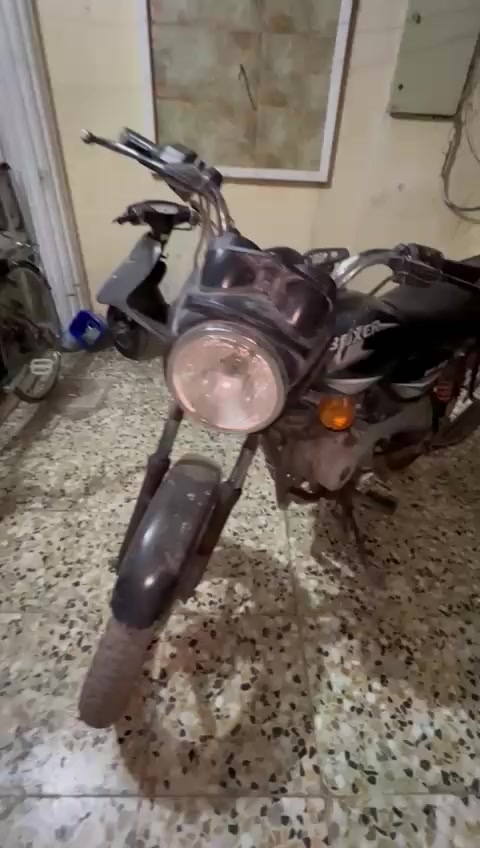 سلام عليكم دراجة بوكسر كلاسك
موديل ٢٠٢١
اوراقهة ضايعة اكفلهة عشائرين
كهربائيات كلهة شغالة فقط سلف يرادلهة
باتري جديد محرك مجفت يمشيك نص عمر
٦٥٠ وبيهة مجال مكاني الغزالية
***********
