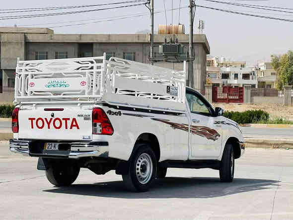 مەرزیە مۆدیل ٢٠٢٤ سعودی دەبل ئەکسل 
گئرو مەکینە ئەکسل بەشەرت 
بئ بۆیاخ بئ تحدیل هەموو گیانی بەشەرت 
٢٤ هەزار کیلۆمەتر ڕۆشتووە
سەنەوی تازەیە بە ناو خۆمانە 
سعر  ٢٨٨ معامەلە 
ژم. *********** سەیارەکە هی ماڵانە و یەک دینار مەسروفی تێدا نییە رانية
