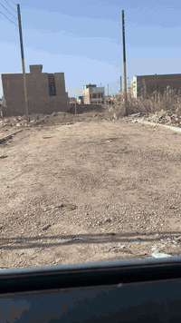 سلام عليكم قطعة ارض للبيع مساحة 50م واجهة 5نزال 10موقعهة خط النفط مجمع ذو الفقار ورة البانزين خانة خدمات كاملة سعرهة 15مليون ***********
