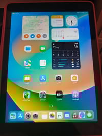 ايباد ٥ • ٣٢ • خدش صغير