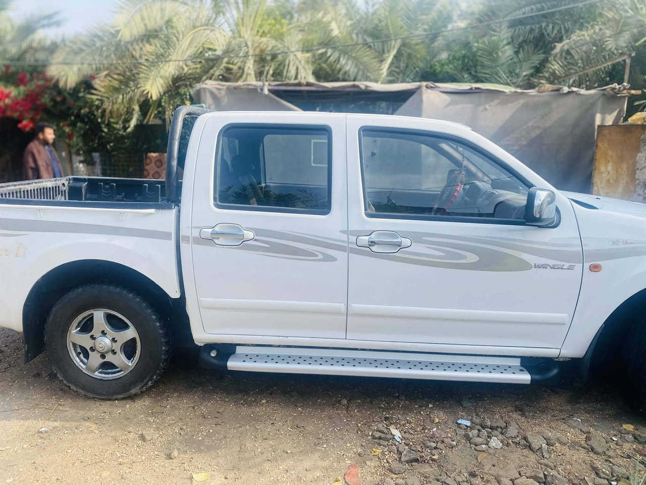 السلام عليكم بيكم كريتول للبيع موديل 2014 سياره مكفوله من الضربه وتبديل جاهزه من كلشي مكينه وكير وحداديه تخم تاير جديد تبريد ثلج جاهزه سيارت جناي السعر 73 وبيه مجال مكان شاميه  سنويه مجدده 2029رقم واسط لاتصال ***********
