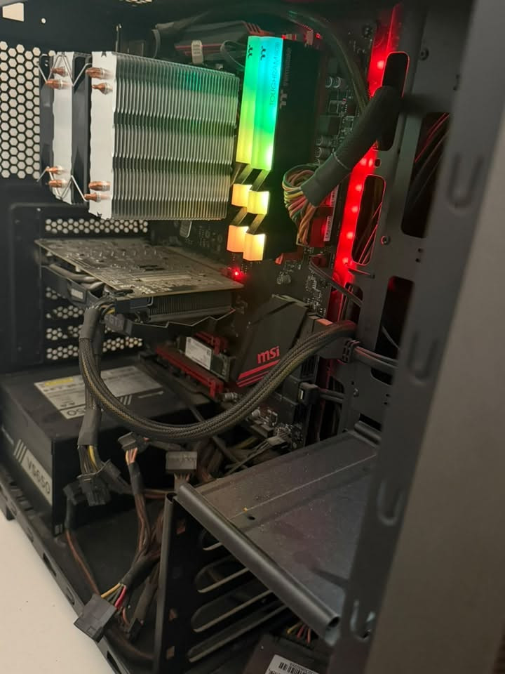 كارت OC zotac gaming 2 fan 1660
R5 2600x 3.60hz :معالج
RAM 16 2x8 3300 rgb TOUGRAM :رامات
MSI B450 pro gaming : مذربورد
cpu cooler m-x4 :مبرد هوائي
M.2 512gb NVM, ssd 512gb :ذاكرة
corsair 650 W : بور سبلاي
Case corsair
asus, 24inch, 1ms, 144hz: asus 
ماوس REDRAGON
   كيبورد Redragon 60% Layout).
سماعه هايبر اكس كلاود 2 
بالاضافه UPS paur max 1500 
بالاضافه كرسي كيمنك GS مساج 
بختصار تجميعه أو سيت أب كامل والقطع وأغراض الذكرتهن كلهن مابيهن اي خلل اما التجميعه دا اشغل بيه اقوى للعاب بدون دروب ولا تقطيع لحمدلله أنطي ضمان تواصل *********** بغدادمكاني
