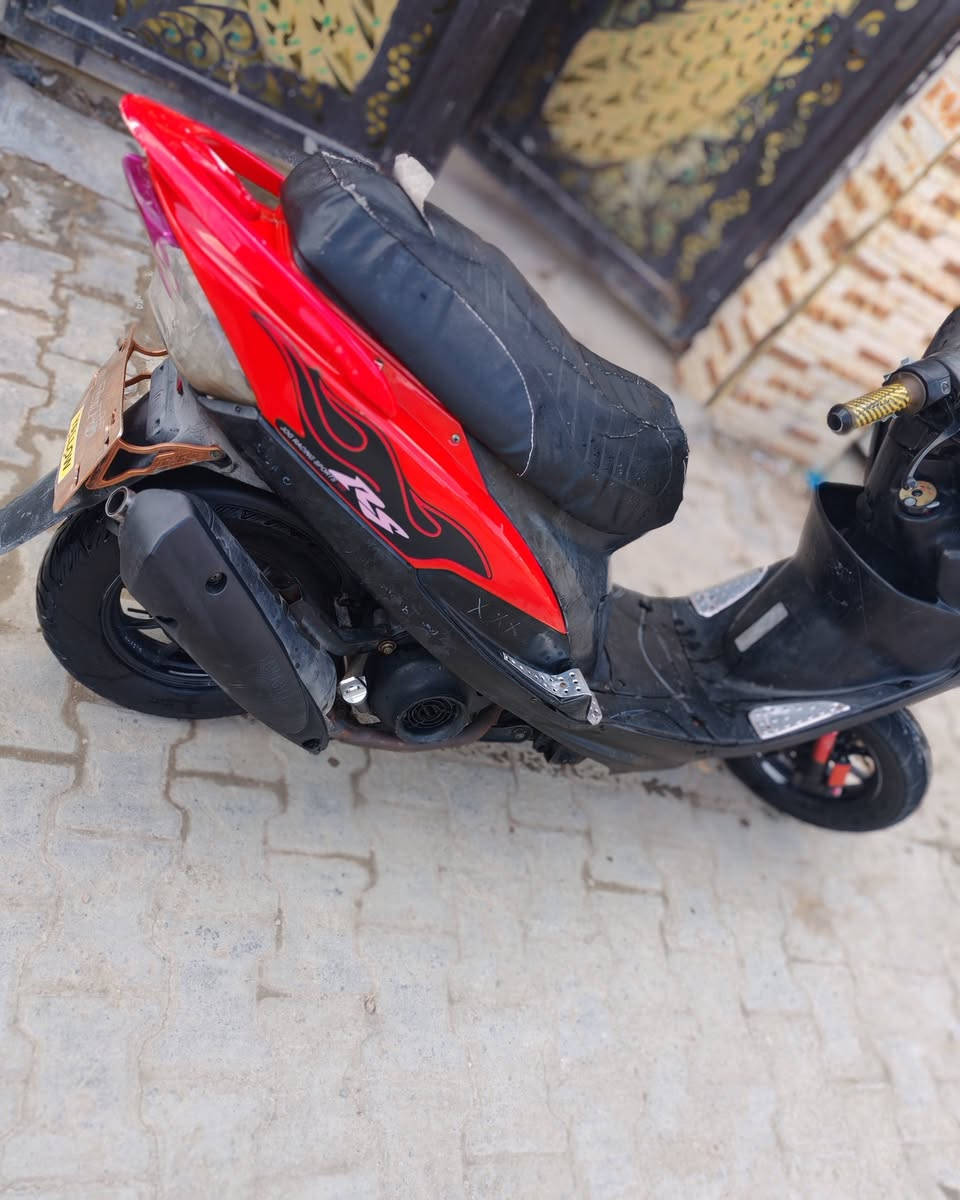 السلام عليكم دراجه ماكس 120عدله بلادي 49 كفرات تجاريه شلعه ومعدل دبلات رياضي كلجات رياضي كهربائيات كلها شغاله نضافه الدراجه مثل ما موضح بالصور سعرها 600 وبيها مجال مكاني المحموديه 
*********** اتصال 
*********** واتساب
