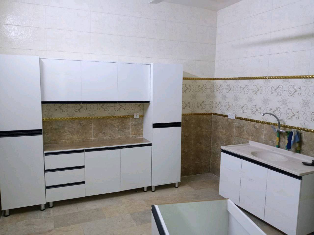 دائما وابد في فن الابداع
 
القياس مترين ونص مع عمل كومدي للغازمتر مع طباخ منضدي متر
625

بدون ميز طباخ وميز غاز500
☺️☺️🌹🌹