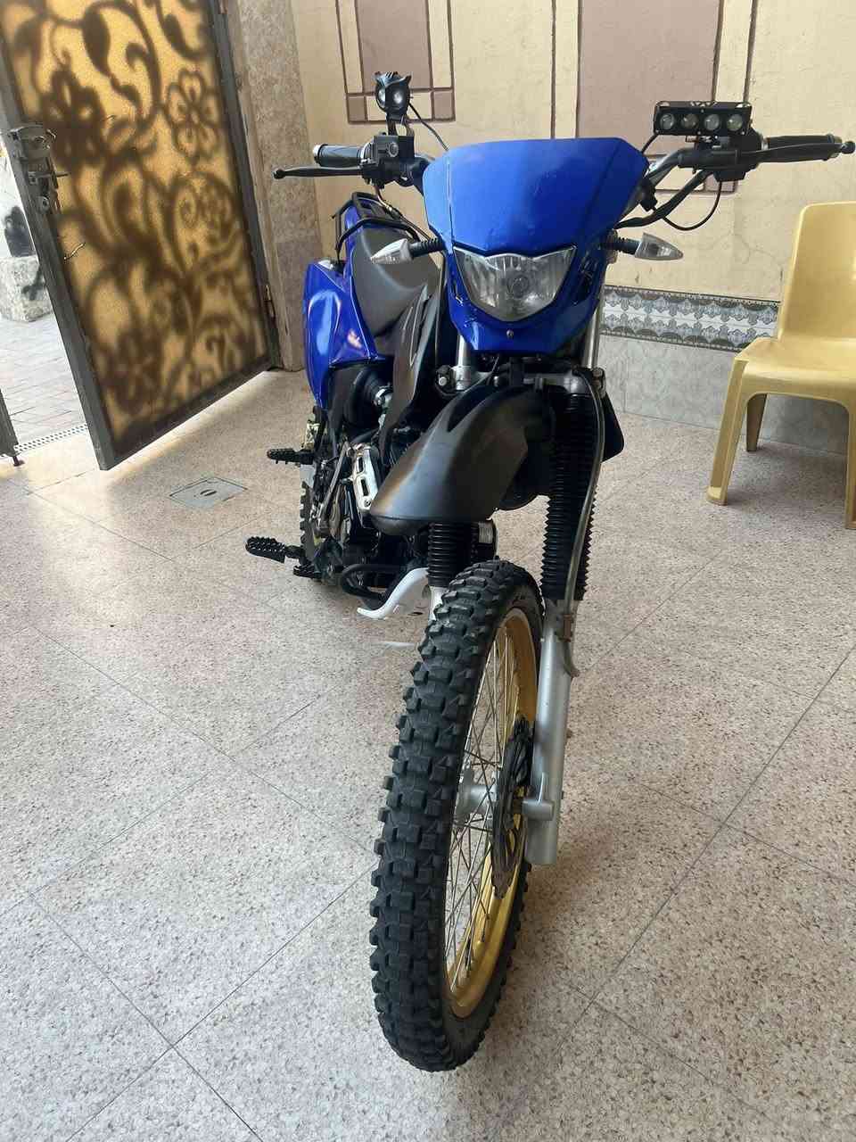 قفاز للبيع مكفول ***********
